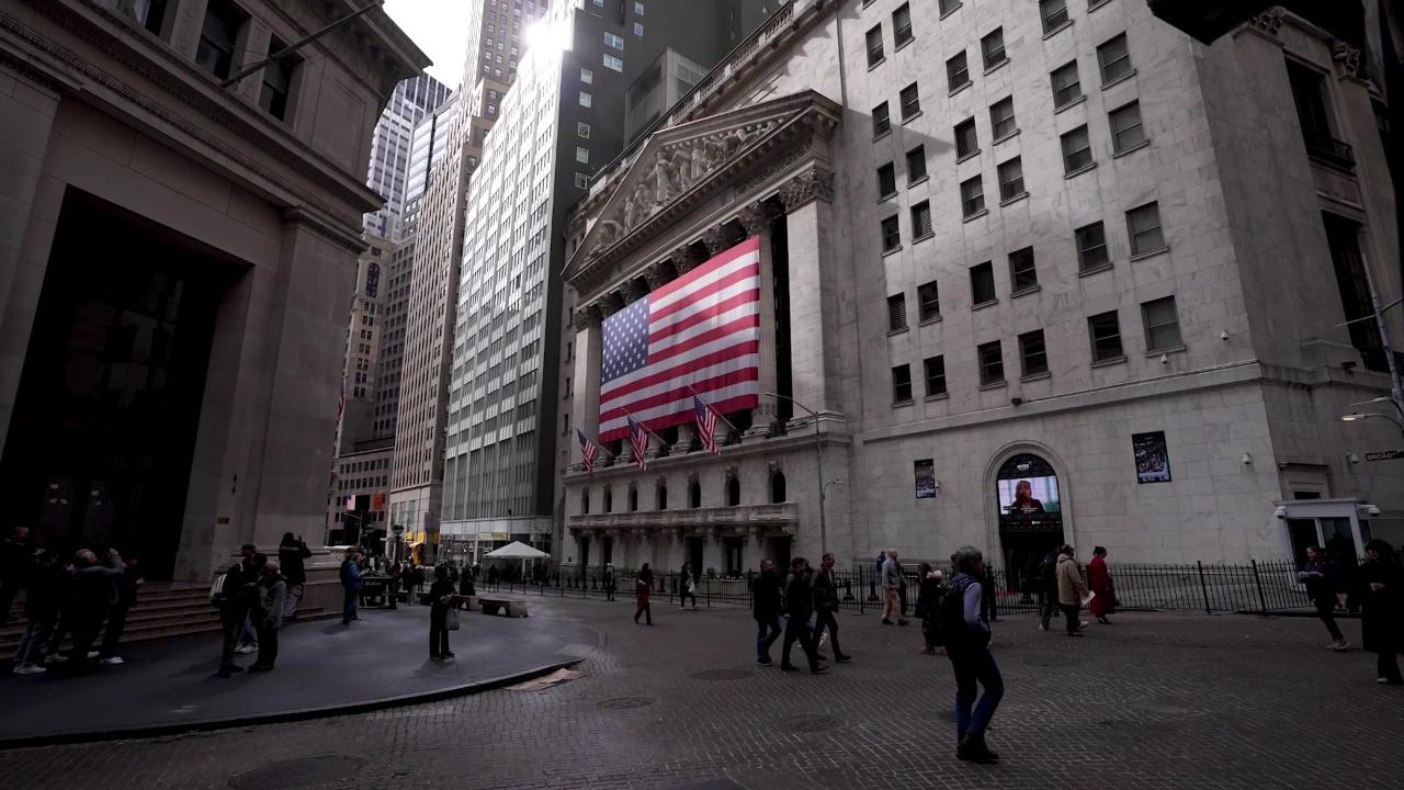 Markets Mostly Lower, Yanked by Tech Trades, Energy, and Inflation